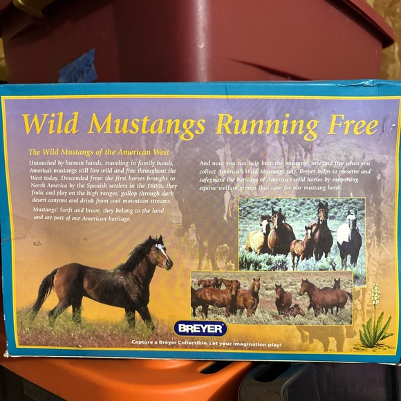 BREYER WILD MUSTANGS Dun Appaloosa Rearing Mustang & Black Bear NIB Damaged Box - Picture 3 of 8
